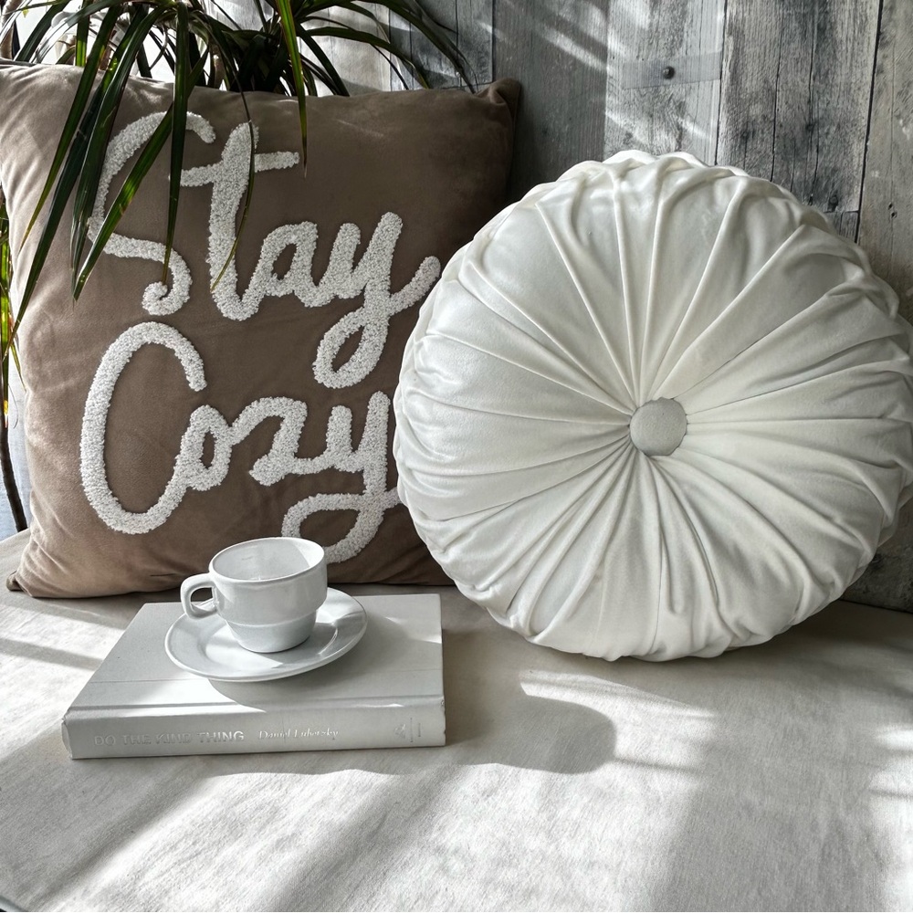 🌴”STAY COZY” Soft Velvet Beige Decorative Accent Pillow